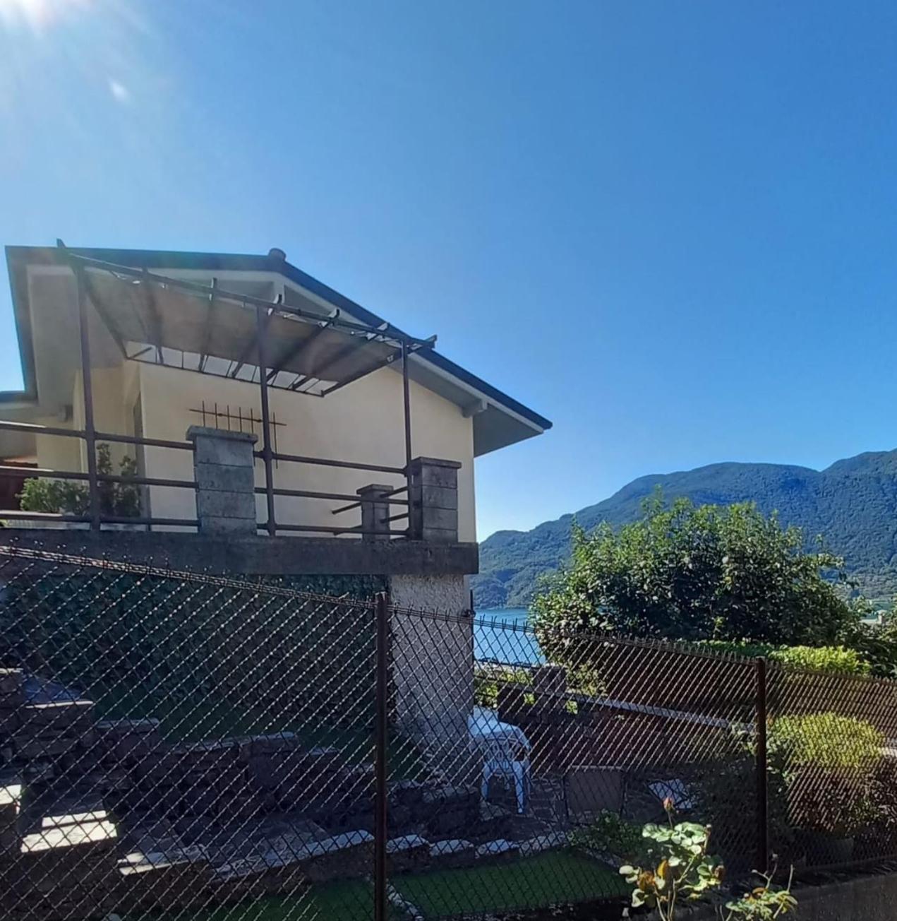 Lake And Guzzi View - Holiday Home Манделло-дель-Ларіо Екстер'єр фото