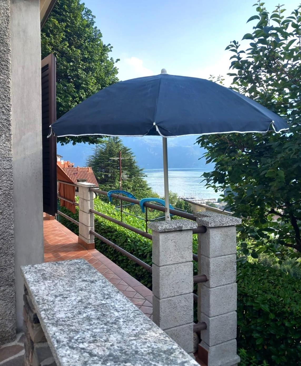 Lake And Guzzi View - Holiday Home Манделло-дель-Ларіо Екстер'єр фото