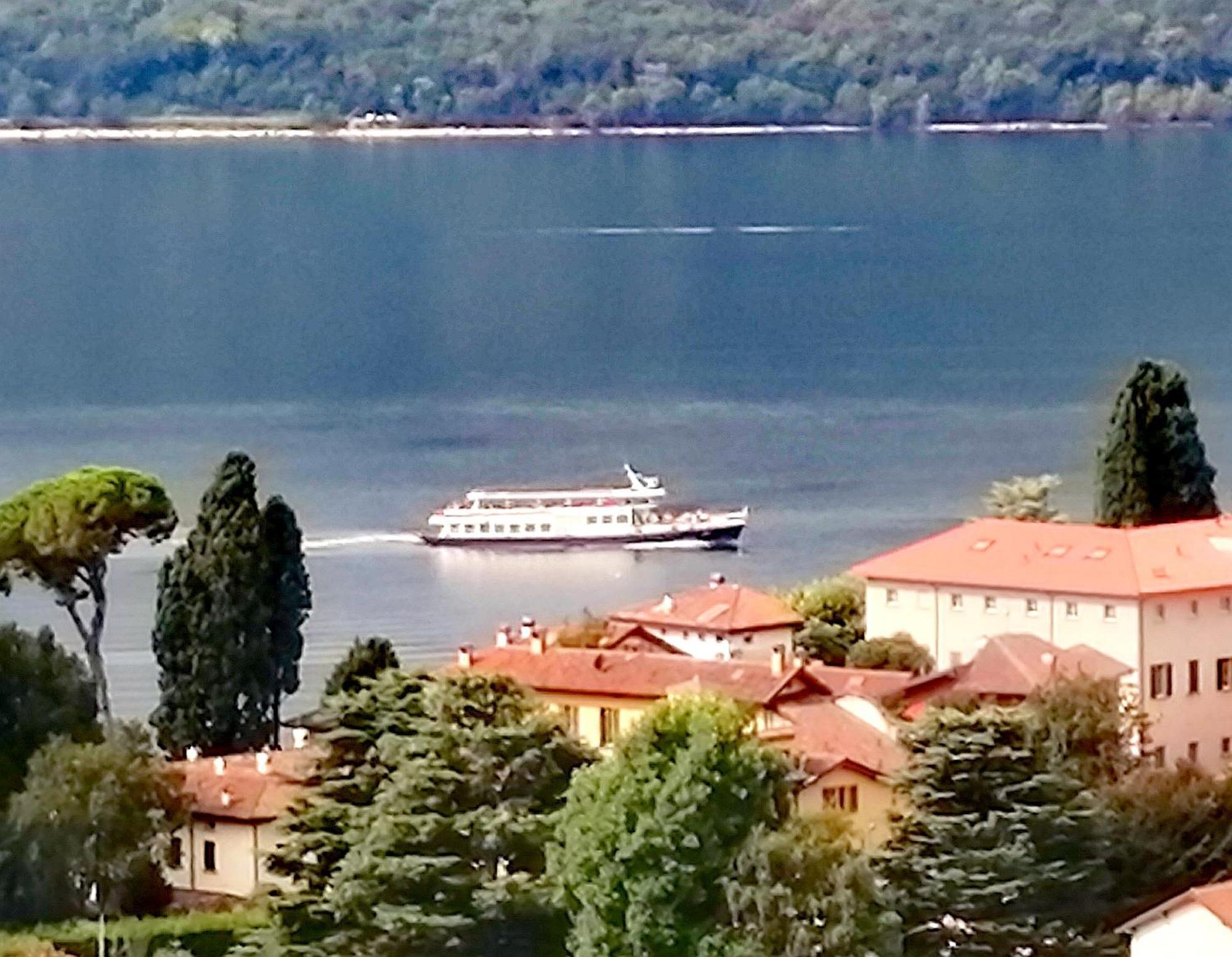 Lake And Guzzi View - Holiday Home Манделло-дель-Ларіо Екстер'єр фото