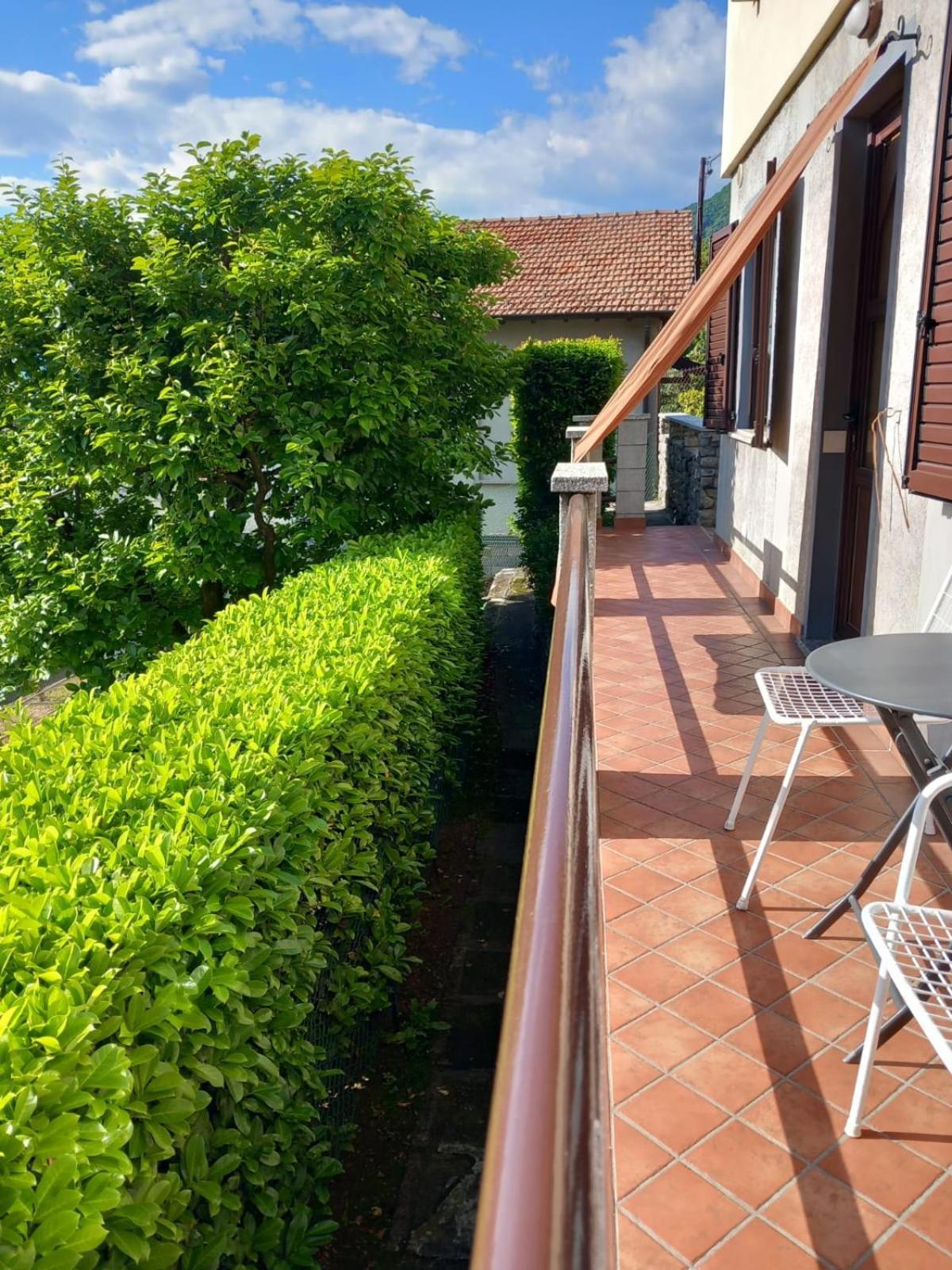 Lake And Guzzi View - Holiday Home Манделло-дель-Ларіо Екстер'єр фото